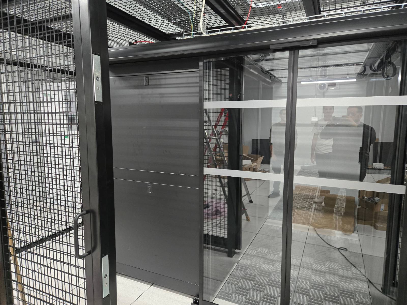 Installation de porte automatique GILGEN