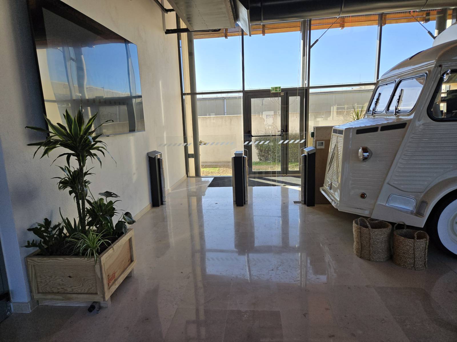 Pose de 3 portillons automatiques Bolloré