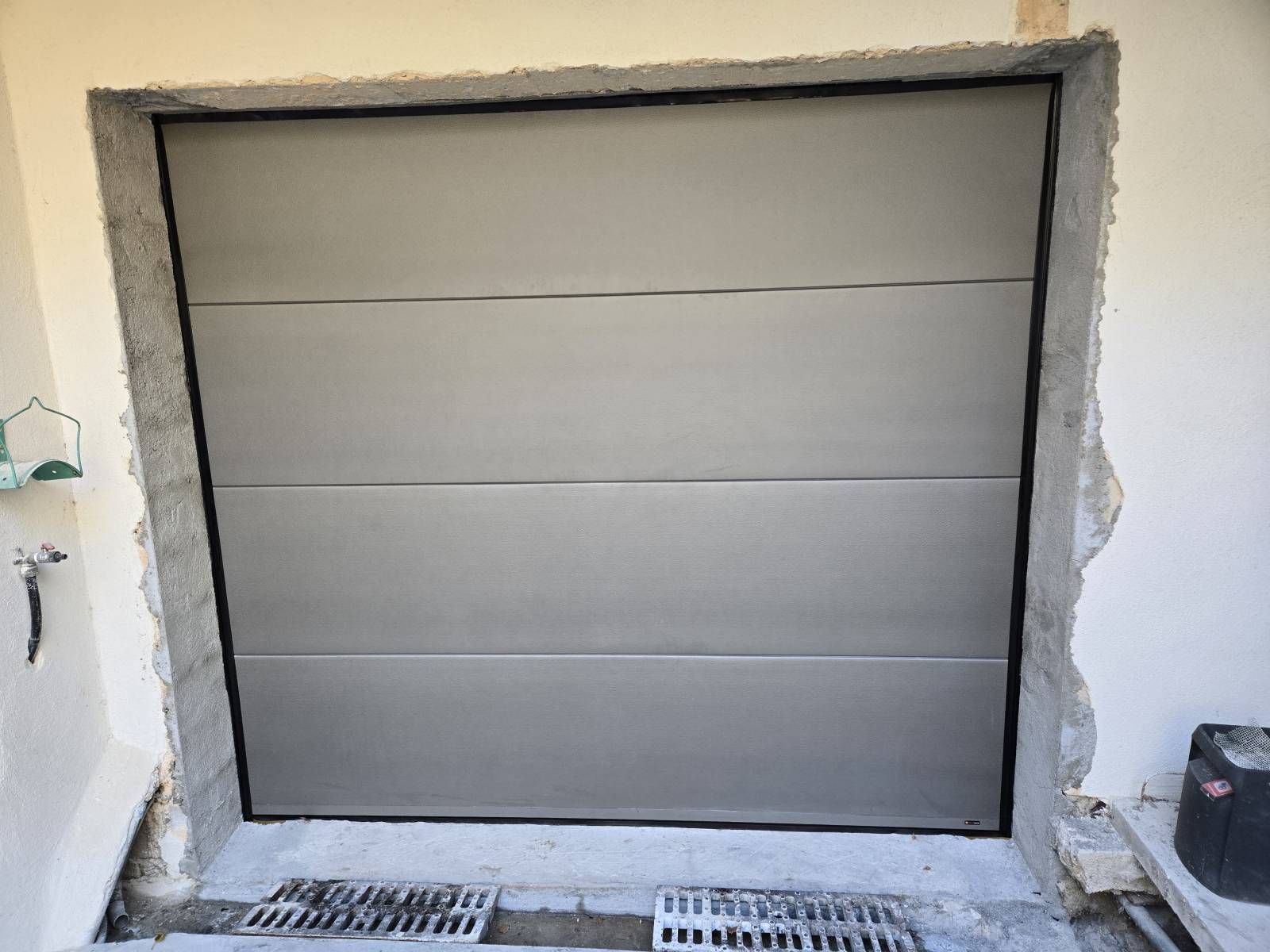 Installation de porte sectionnelle