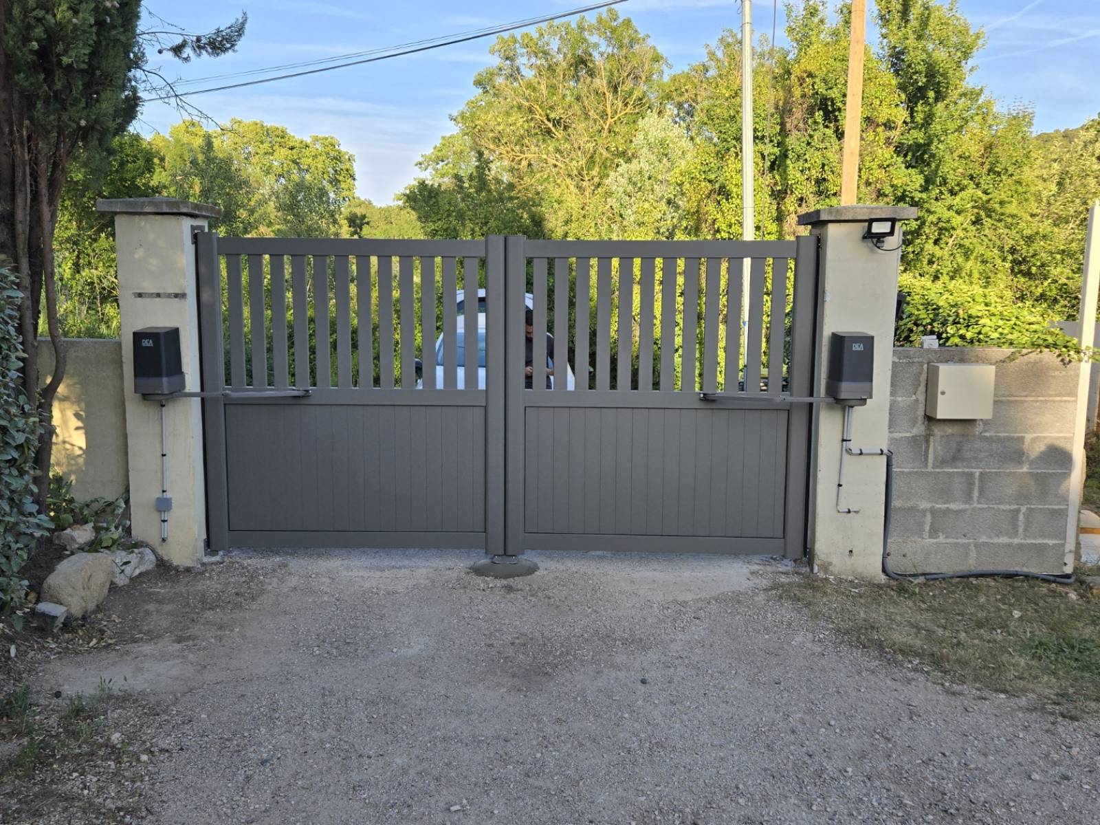 Portail aluminium ajouré