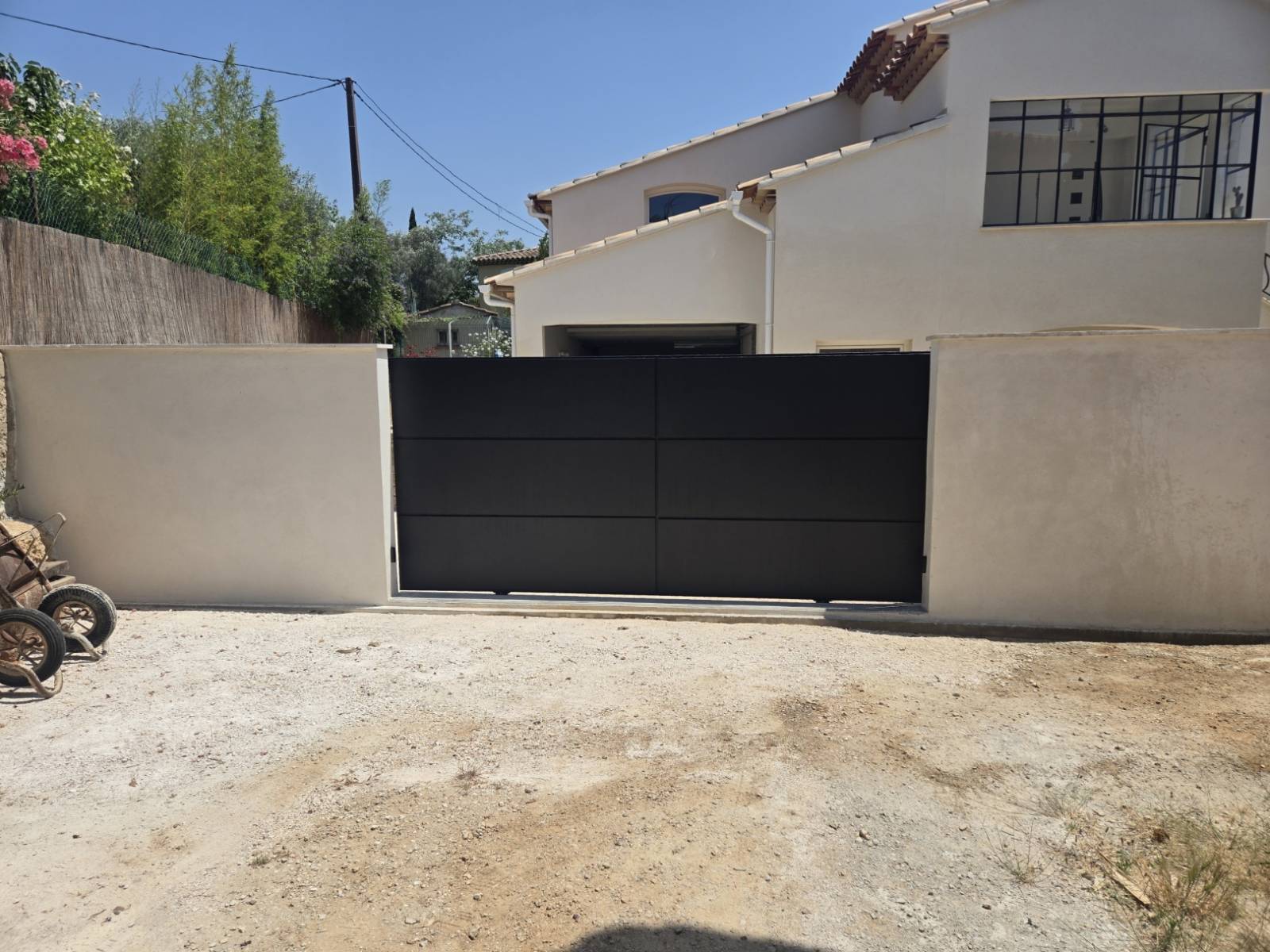 Portail lucco moteur invisible