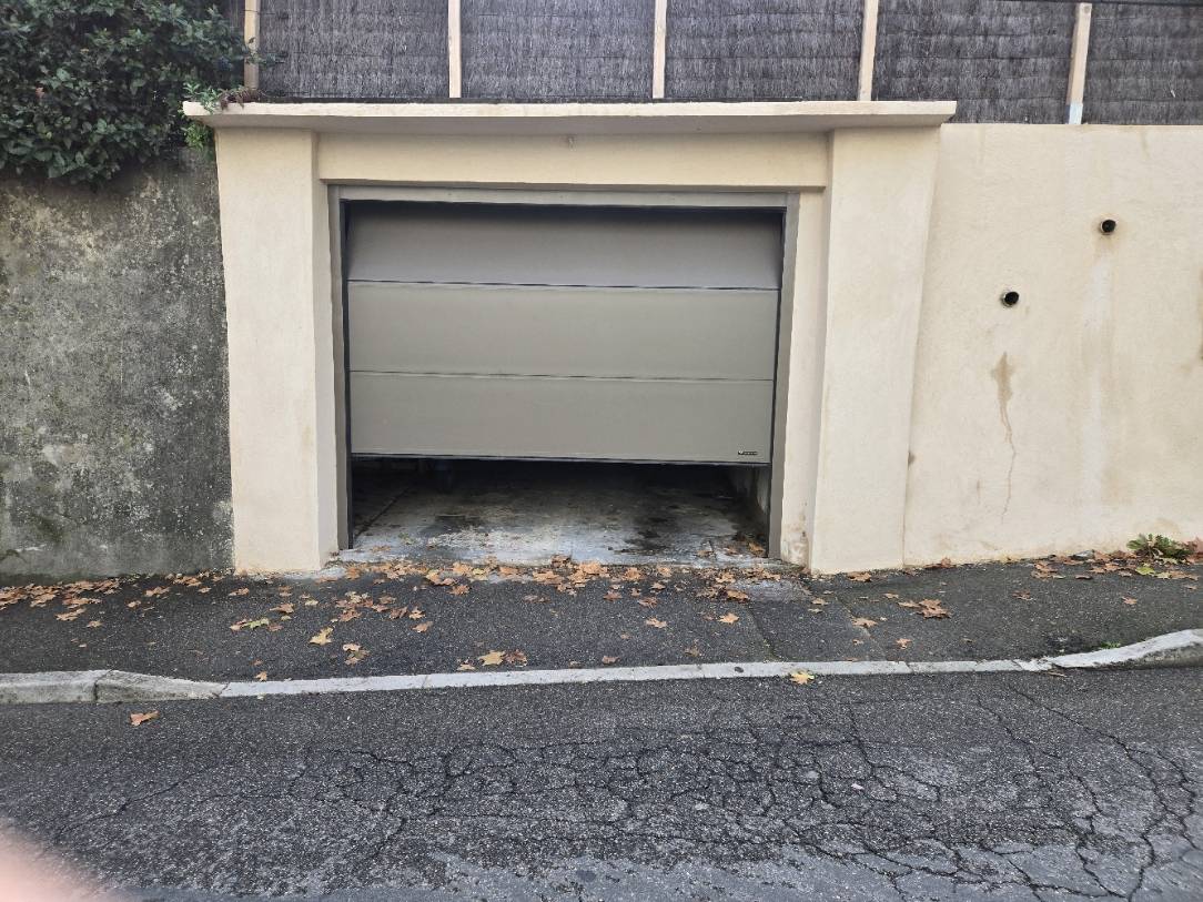 Porte sectionnelle motorisée