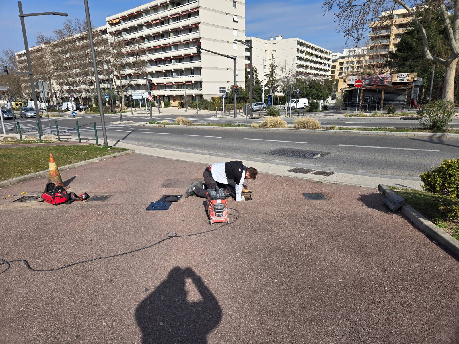 Remplacement d'une borne escamotable de dissuasion BFT