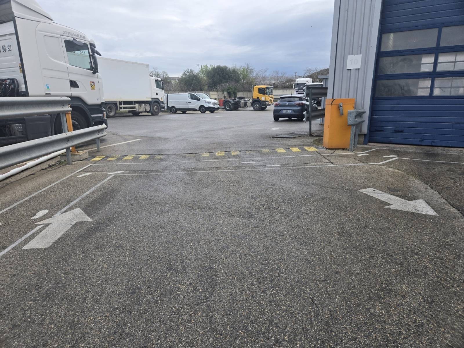 Barrière automatique pour parking automatic systems