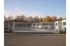 Portail coulissant autoporté avec motorisation Roger Technology BG30 1600kg