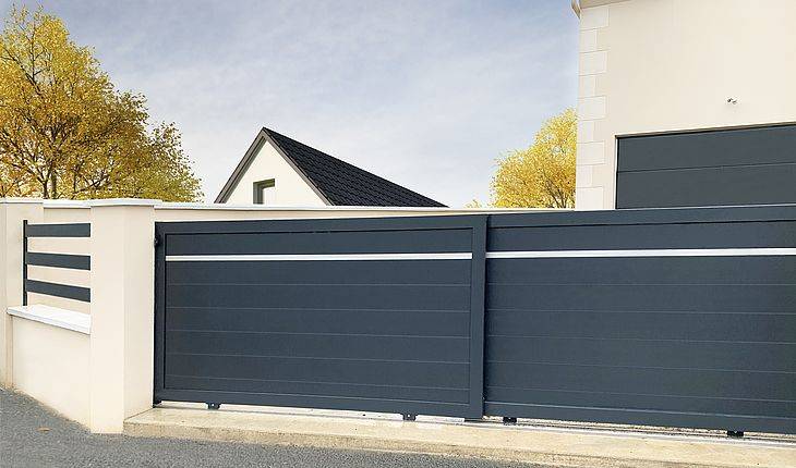 Portail télescopique à 2 vantaux