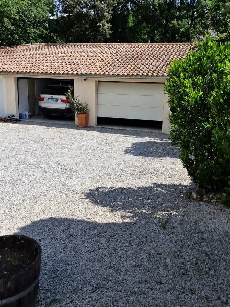 Remplacement automatisme de porte de garage sectionnelle motorisée à Aix en Provence La Duranne
