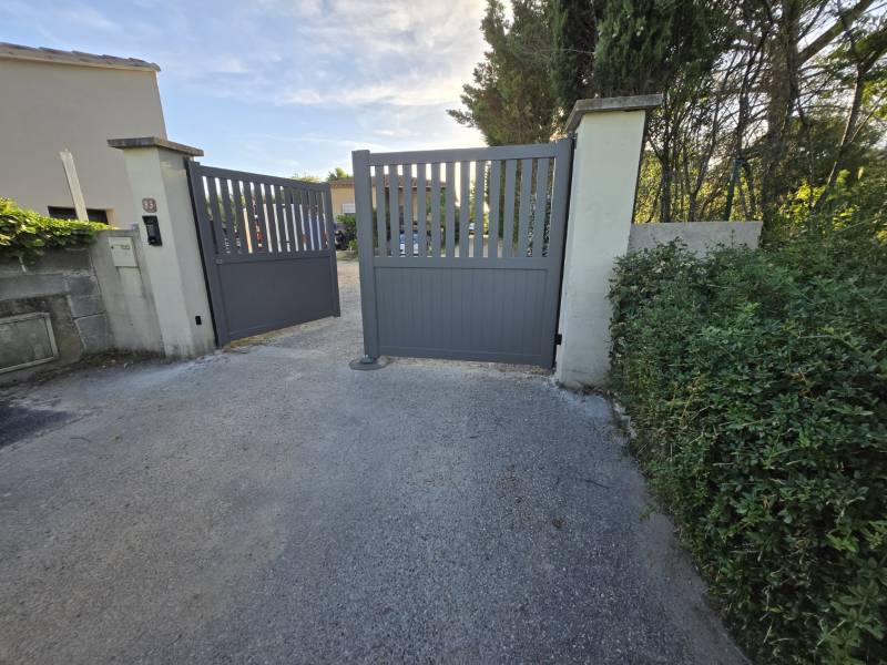 Portail battant Tschoeppé