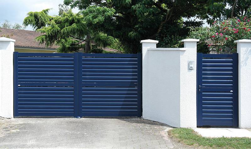 Portail et portillon persienné 