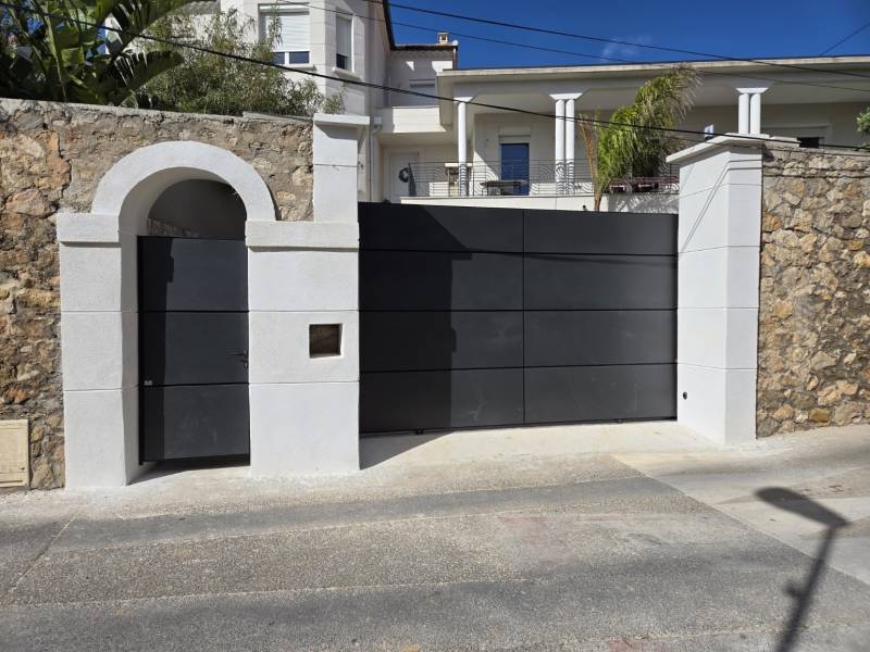 Portail coullisant gamme lucco Tschoeppé