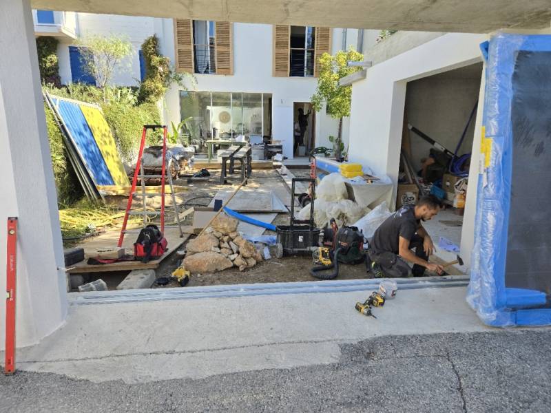 Installation d’un portail télescopique 2 vantaux à Marseille 13008