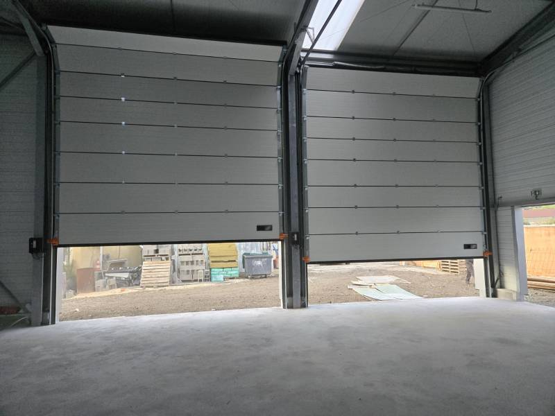 Porte sectionnelle gris anthracite